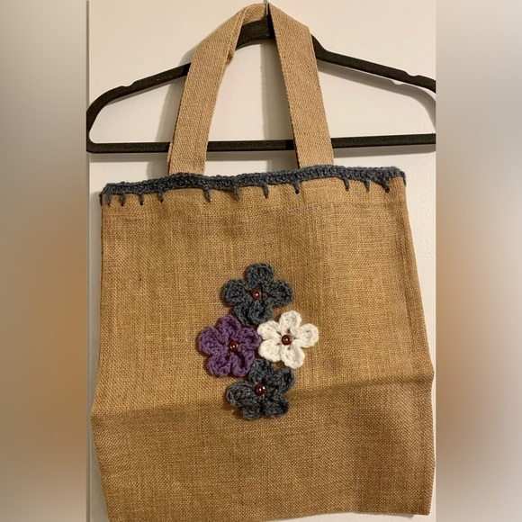 Hand Crafted Burlap straw top handle wicker Tote Bag  with Crochet Flower Detail - Picture 4 of 13